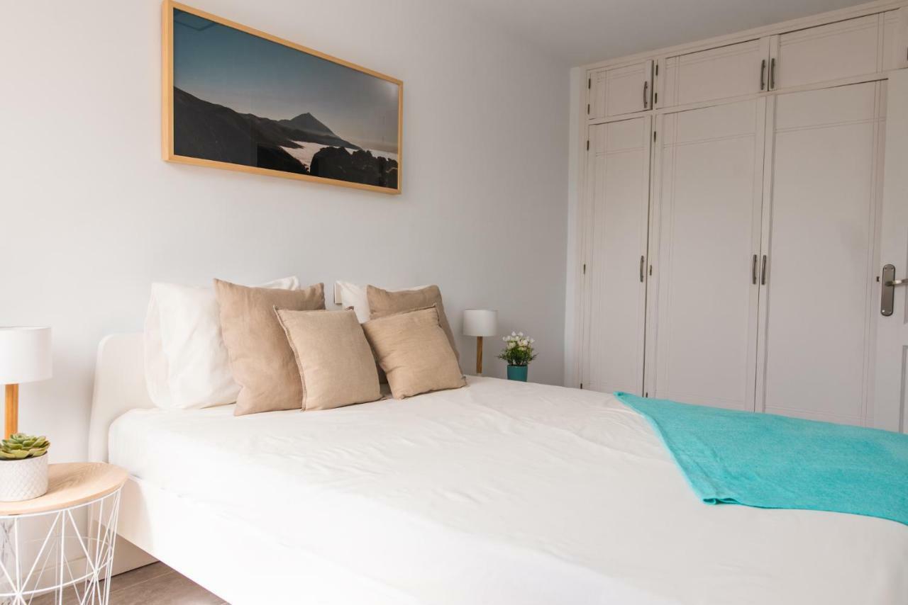 Homeforguest Beach Apt With Sea View & Pool, 50 Steps To The Sea *
