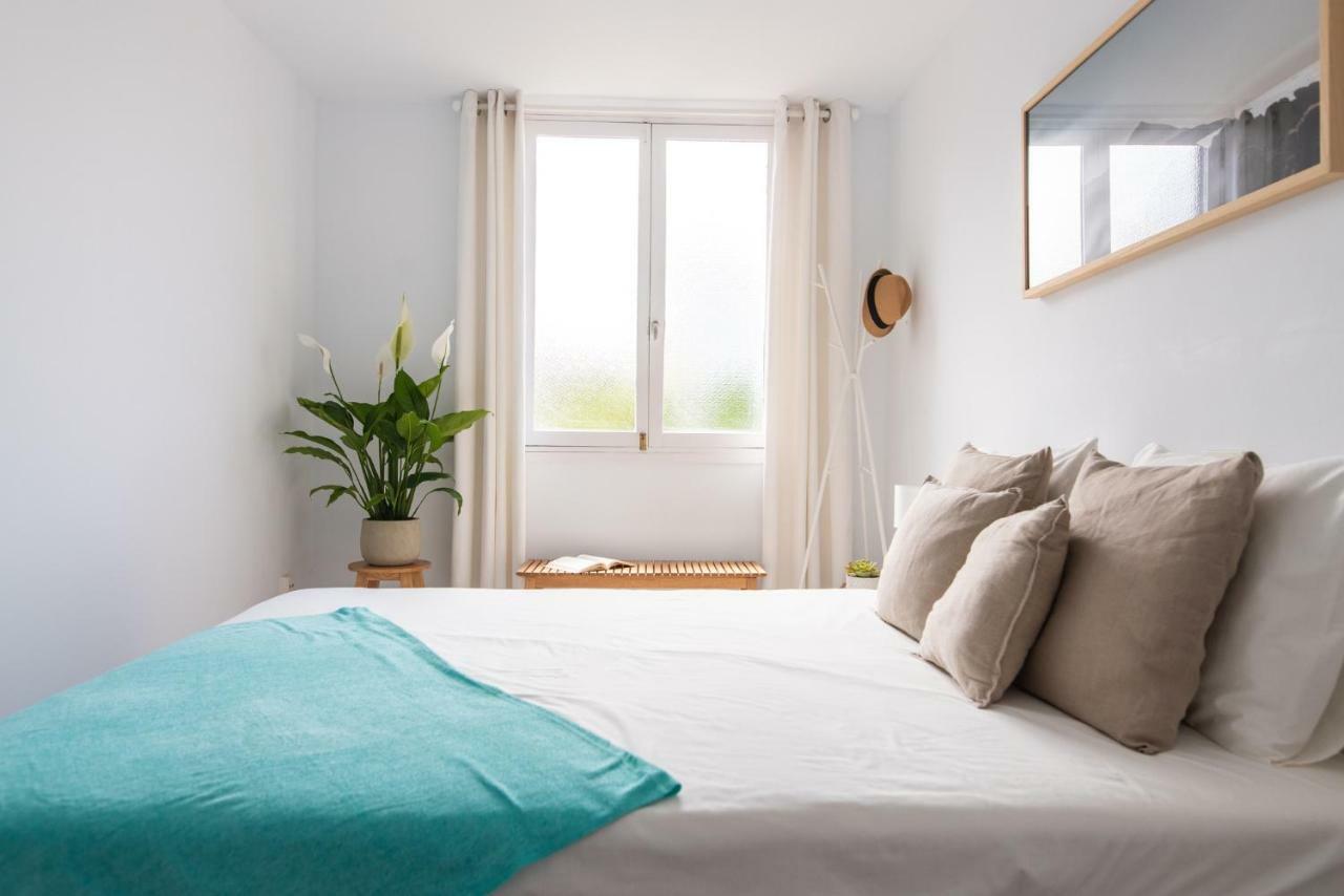 Homeforguest Beach Apt With Sea View & Pool, 50 Steps To The Sea Apartamento *