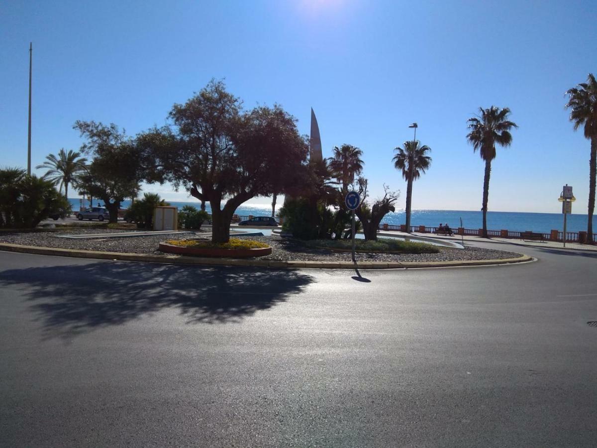 T46a2 Frente A La Playa Vistas Puerto Marina Apartment *