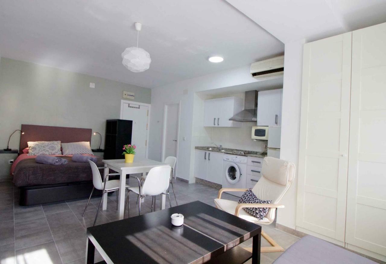 Apartamento Estudio Centrico Metros De La Playa Con Aire By Lightbooking *