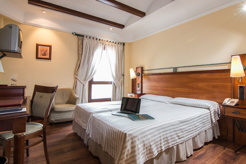 Hotel Abades 4*