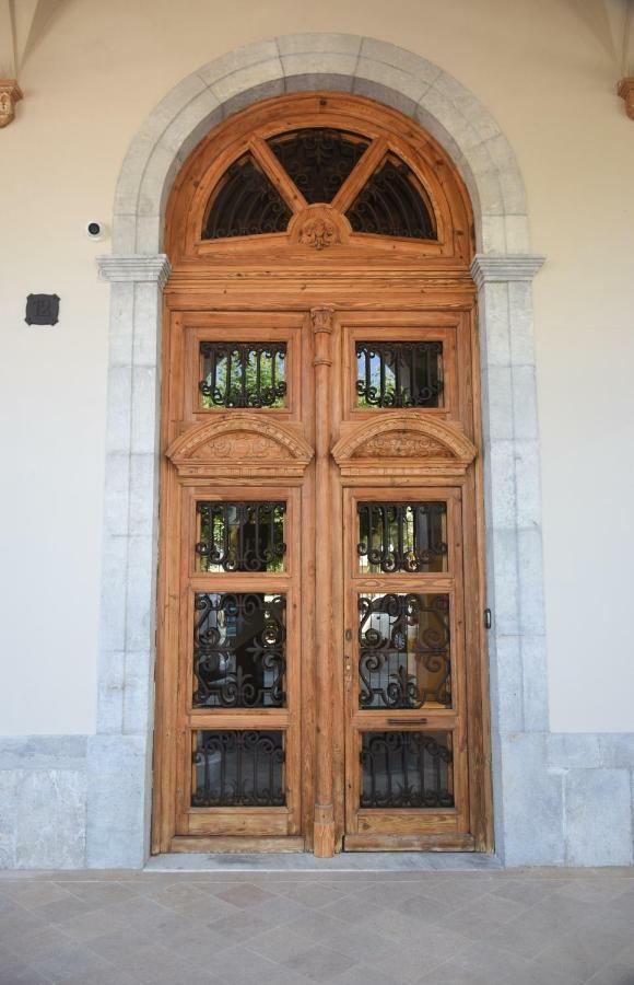 Port Plaza Apartment *