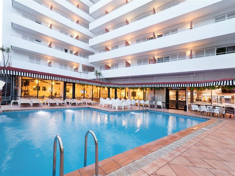 Xaine Park 4*