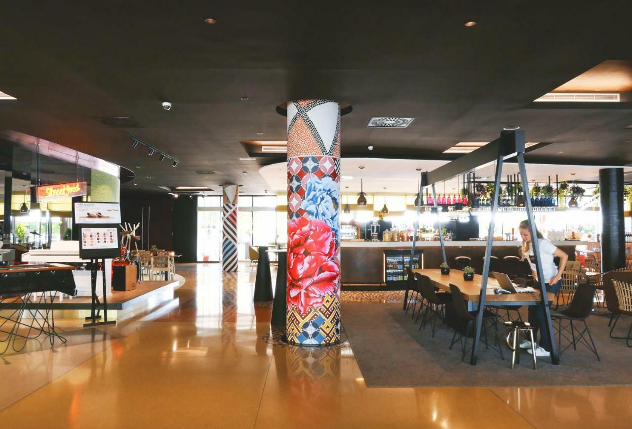Novotel Barcelona Cornella Hotel 4*