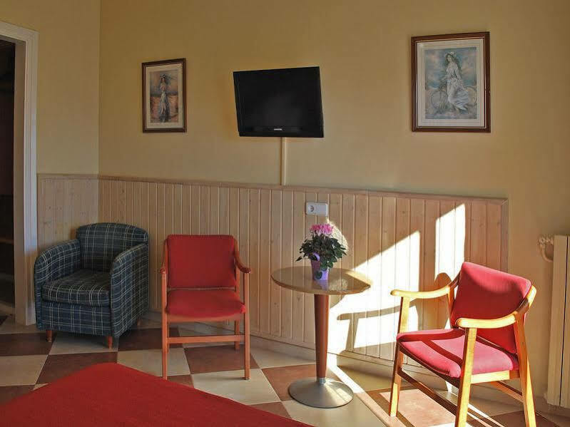 Piccadilly Hotel