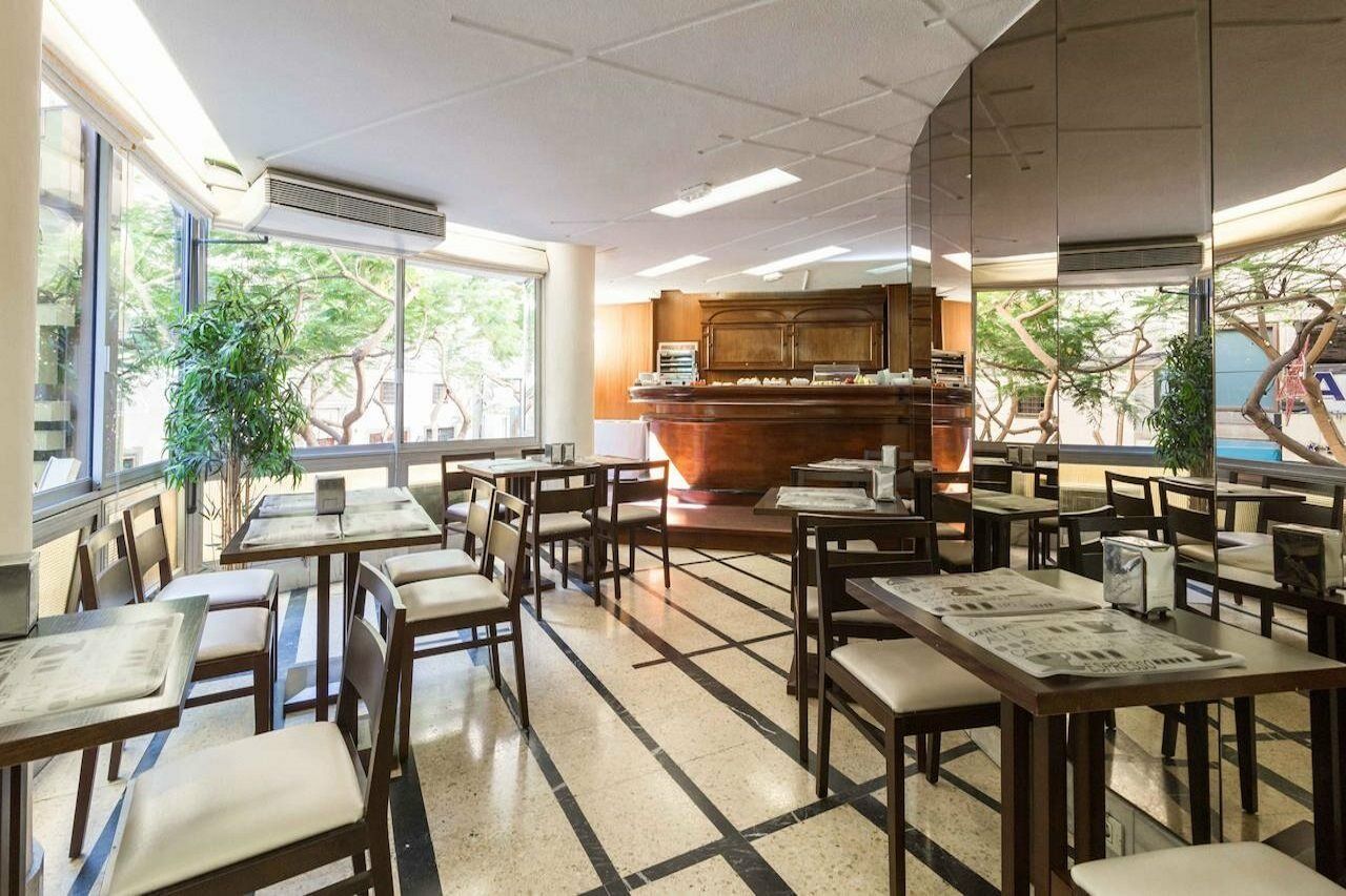 Hotel Adonis Pelinor 2*