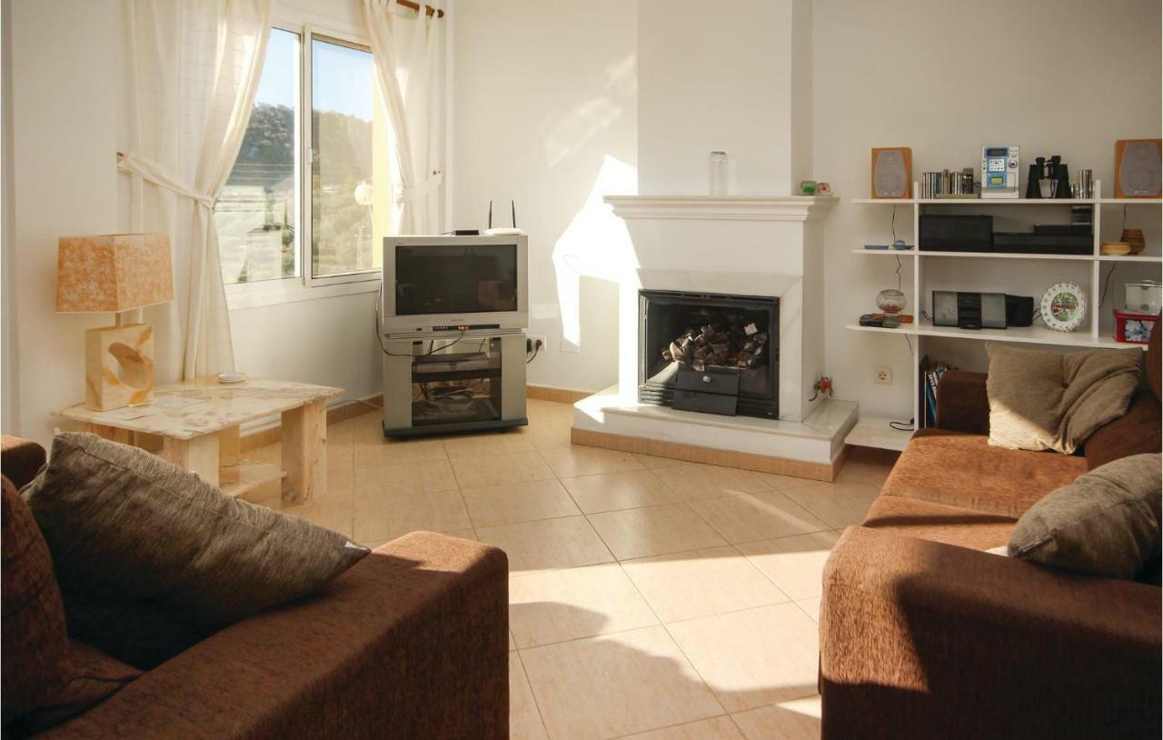 Awesome In With 3 Bedrooms, Wifi And Outdoor Swimming Pool Monda