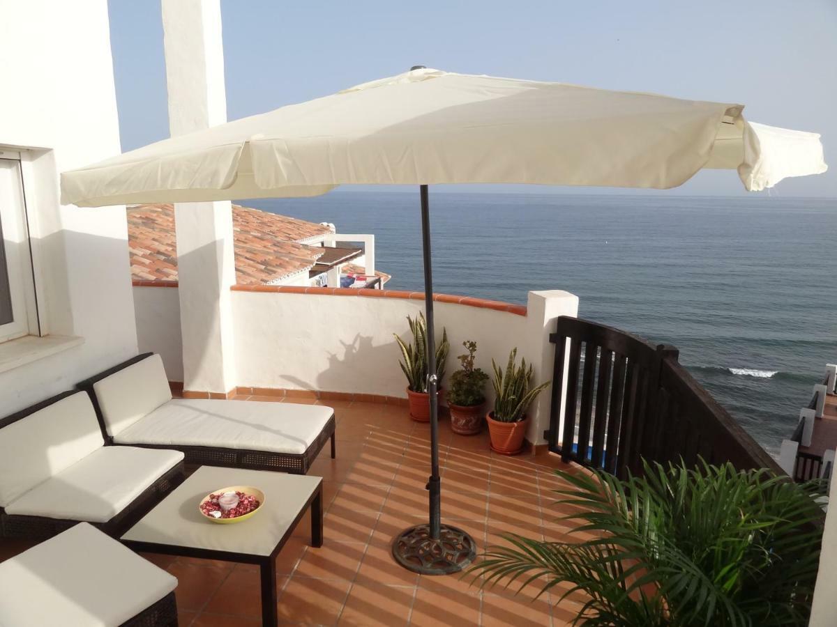 Beachfront Penthouse With Large Terrace And Breathtaking Sea Views Close To Marbella Spain * Sitio de Calahonda