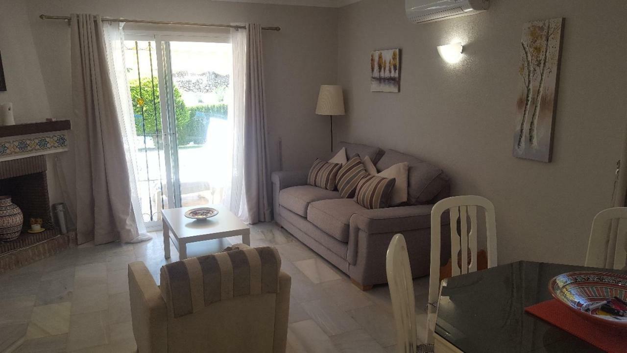 Calahonda 2 Bedroom House With Air Con