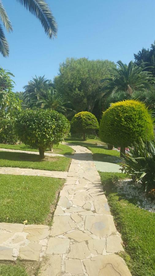 Calahonda 2 Bedroom House With Air Con Сasa de vacaciones Sitio de Calahonda