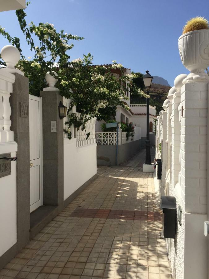 Сasa de vacaciones La Palmera1 Casa Al Primer Piso Con 2 - Two Bedroom House On The First Floor --- La Palmera 2 Casa En Planta Baja Con 1 Dormitorio, One Bedroom House On The Ground Floor *