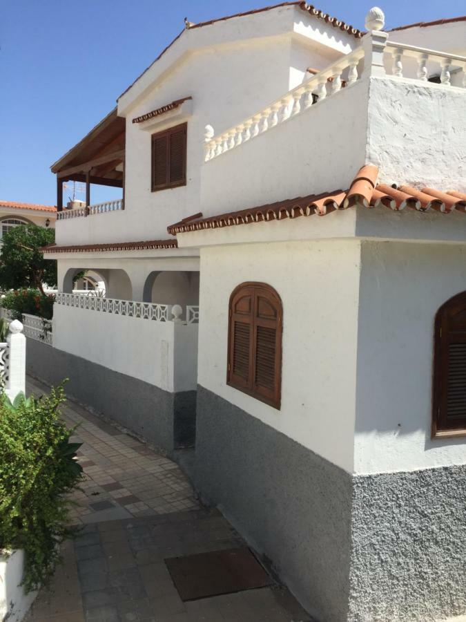 Сasa de vacaciones La Palmera1 Casa Al Primer Piso Con 2 - Two Bedroom House On The First Floor --- La Palmera 2 Casa En Planta Baja Con 1 Dormitorio, One Bedroom House On The Ground Floor *