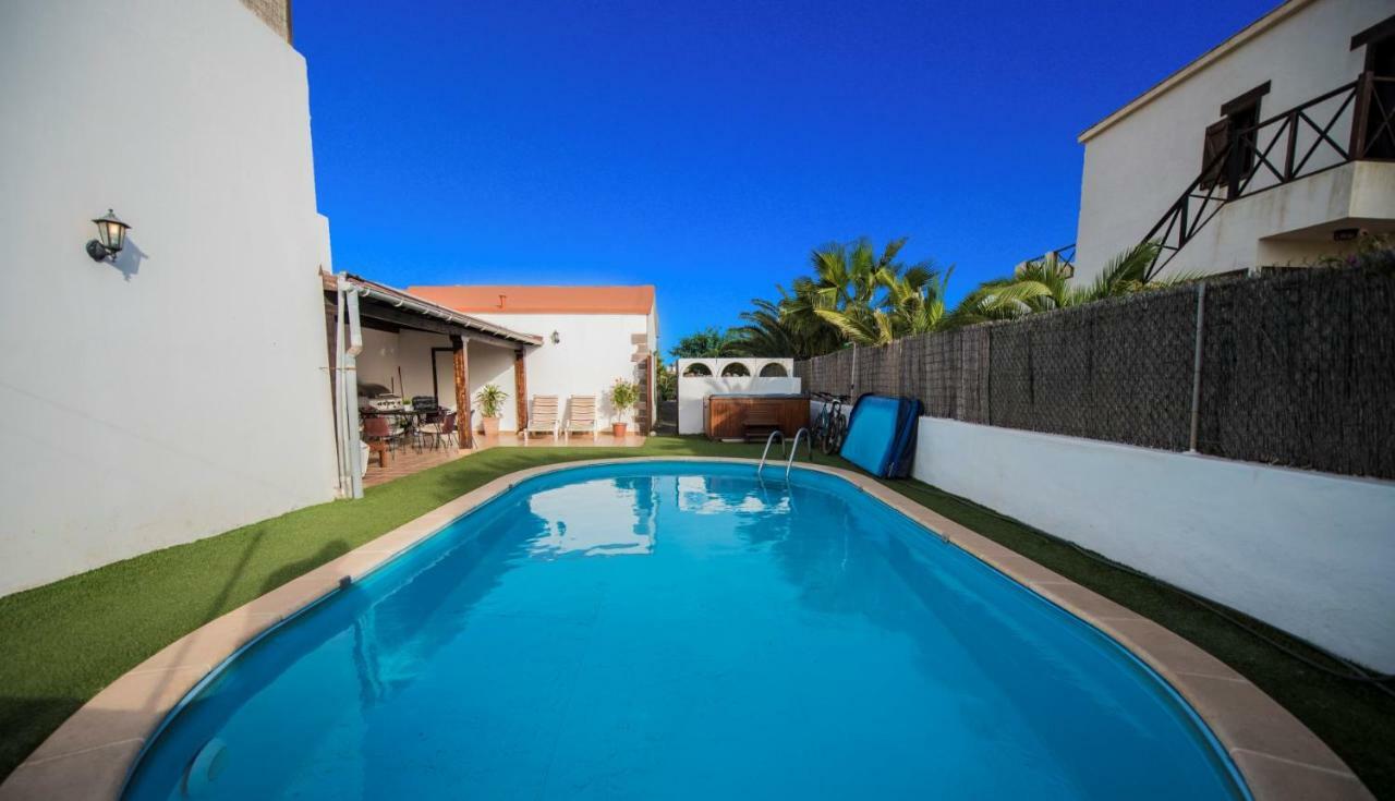 Villatommy Heated Pool, Hottub, Fast Wifi Villa Lajares