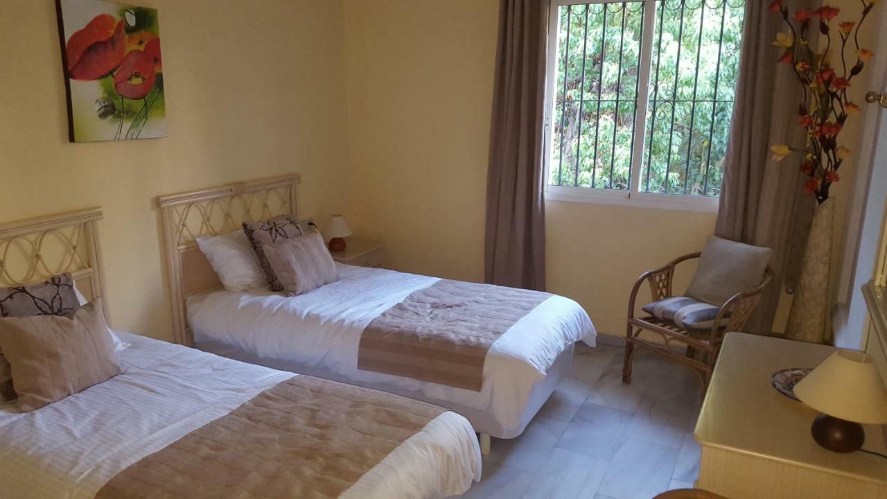 Calahonda 2 Bedroom House With Air Con Сasa de vacaciones