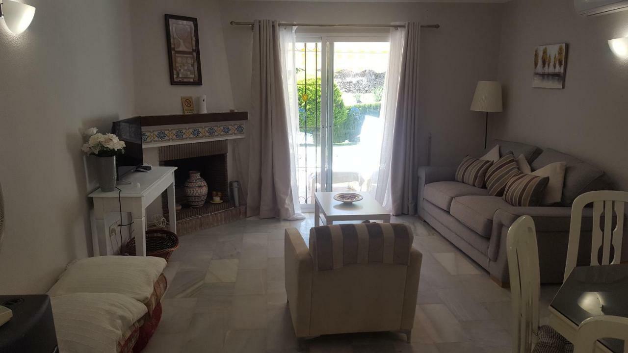 Calahonda 2 Bedroom House With Air Con Сasa de vacaciones