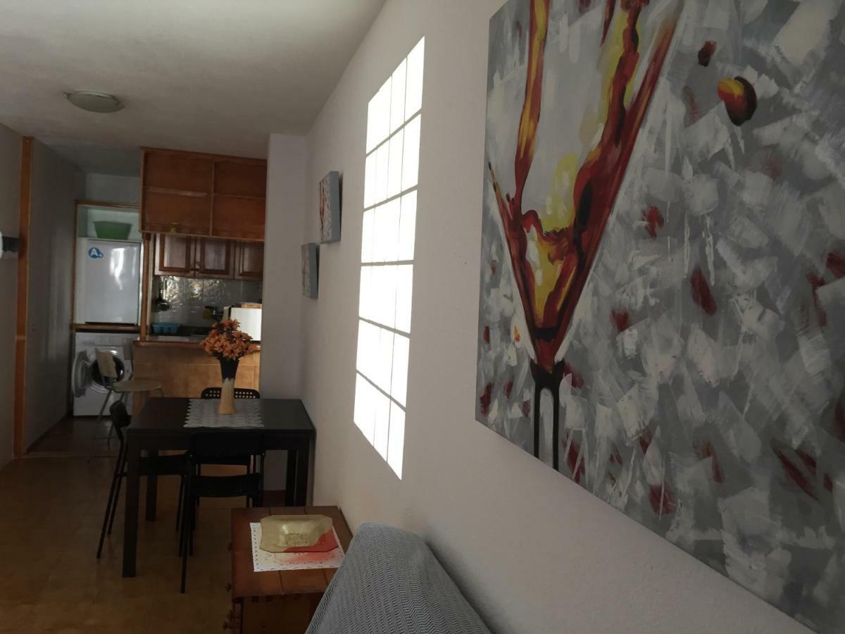 La Palmera1 Casa Al Primer Piso Con 2 - Two Bedroom House On The First Floor --- La Palmera 2 Casa En Planta Baja Con 1 Dormitorio, One Bedroom House On The Ground Floor *