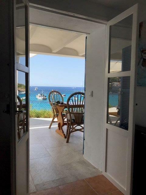 Apartment Hebergement Front De Mer Sant Elm