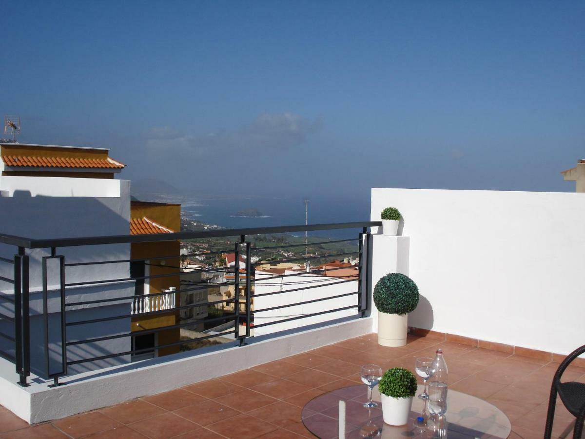 C D Dominguez Holiday home