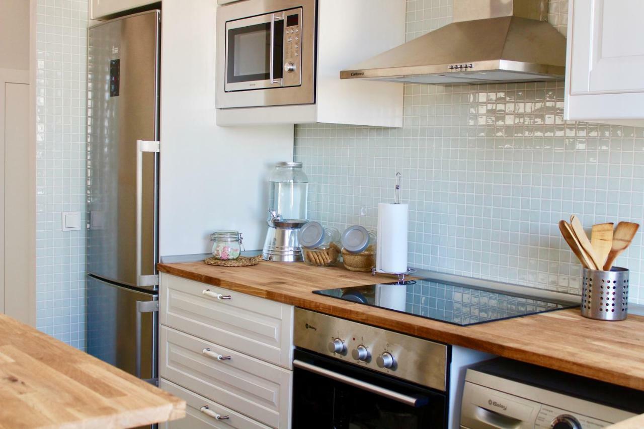Apartment Sea View In With Pool & Private Parking Space *