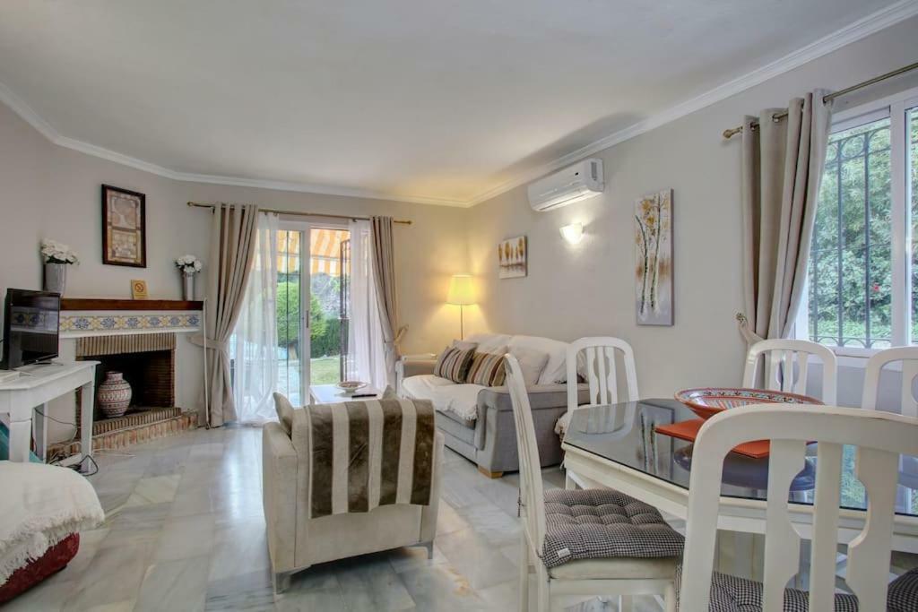 Сasa de vacaciones Calahonda 2 Bedroom House With Air Con