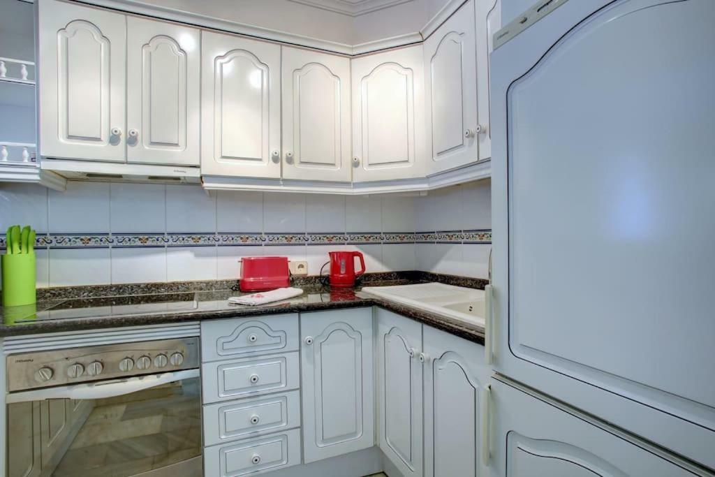 Calahonda 2 Bedroom House With Air Con