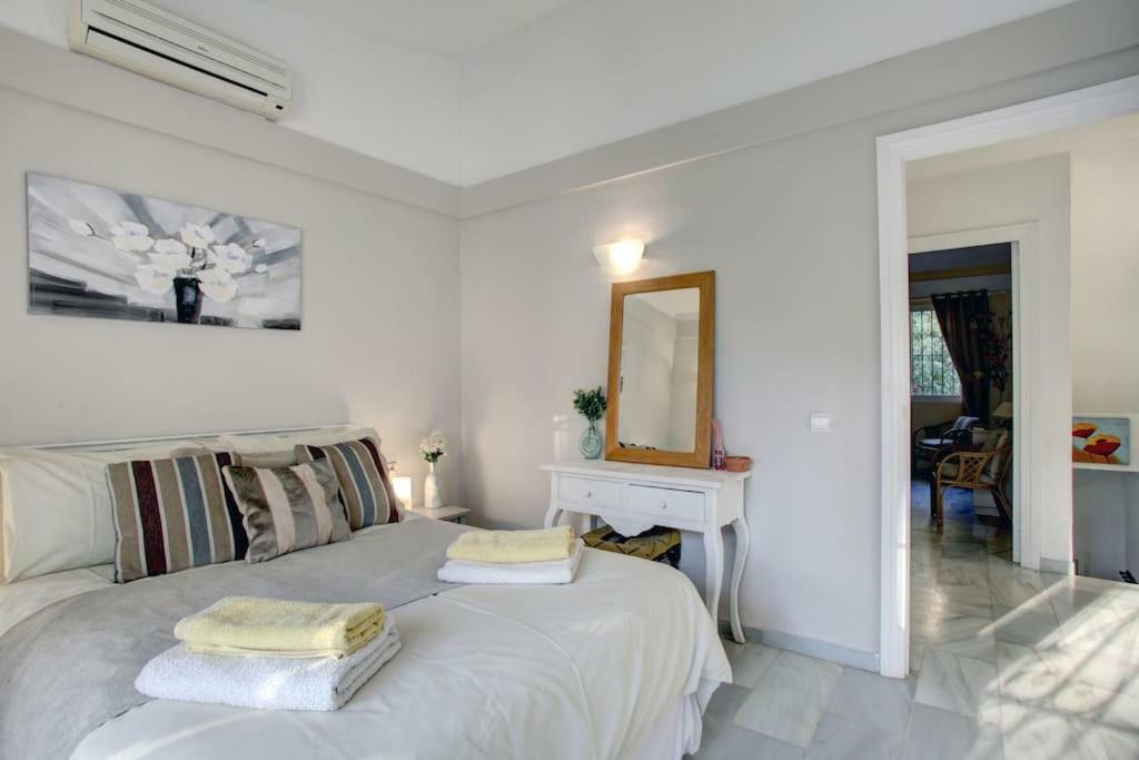 Calahonda 2 Bedroom House With Air Con * Sitio de Calahonda