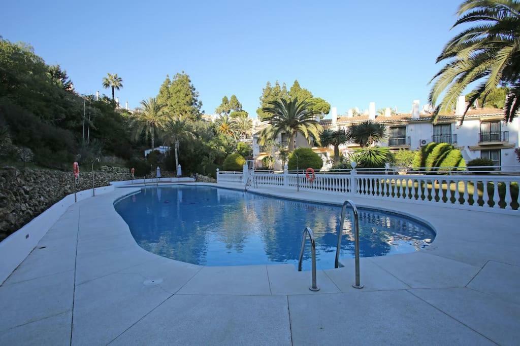 Calahonda 2 Bedroom House With Air Con Сasa de vacaciones Sitio de Calahonda
