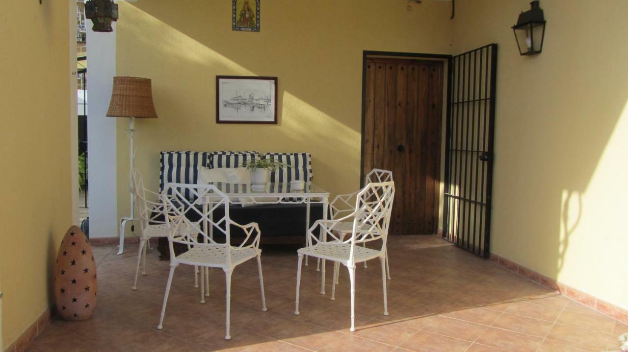 Junto Playa Y Centro Holiday home