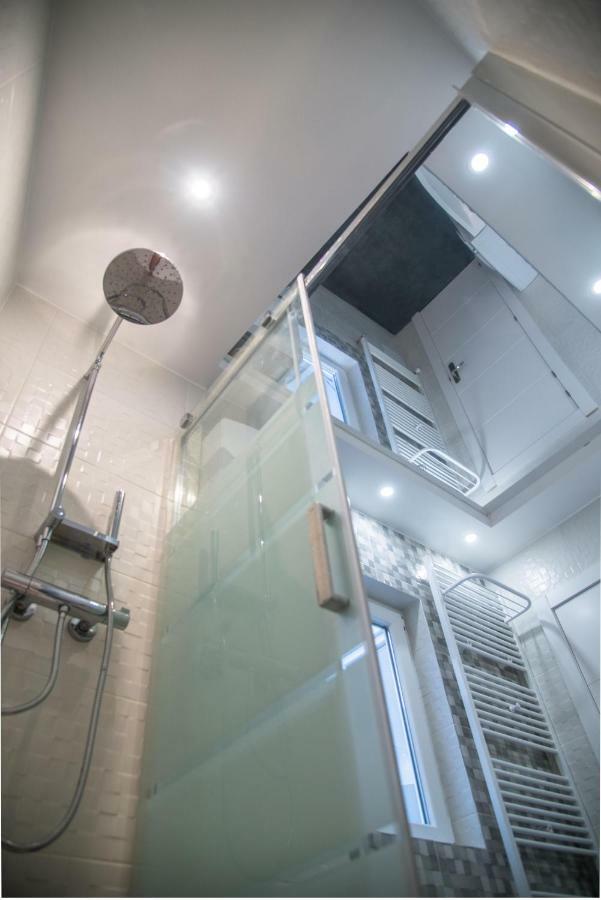 Camp Nou, Europa Fira - Modern Two-bedroom With Heating *