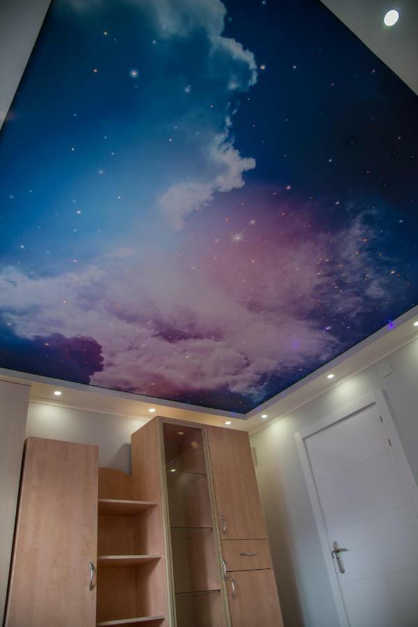 Camp Nou, Europa Fira - Modern Two-bedroom With Heating