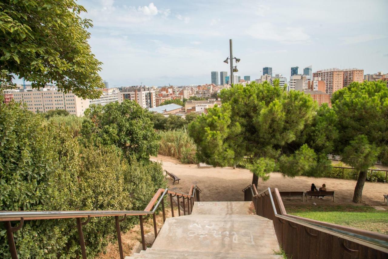 Camp Nou, Europa Fira - Modern Two-bedroom With Heating Apartamento