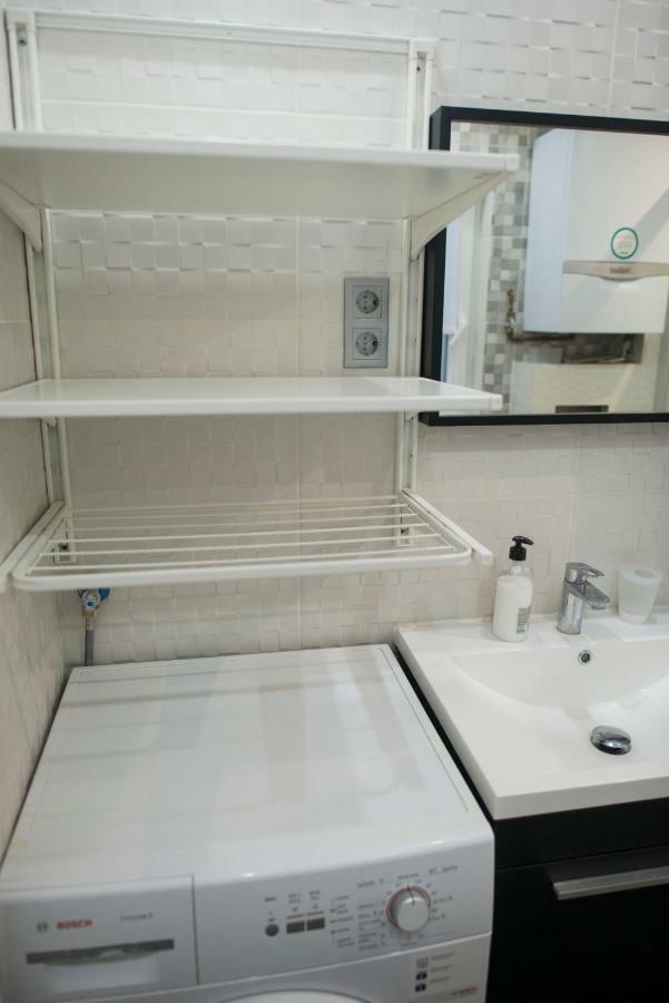 Apartamento Camp Nou, Europa Fira - Modern Two-bedroom With Heating *