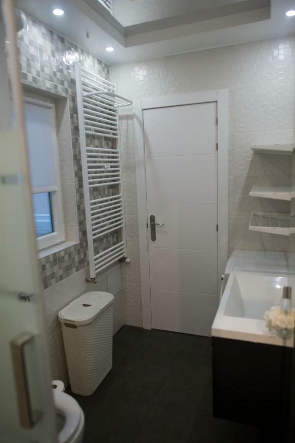 Apartamento Camp Nou, Europa Fira - Modern Two-bedroom With Heating *