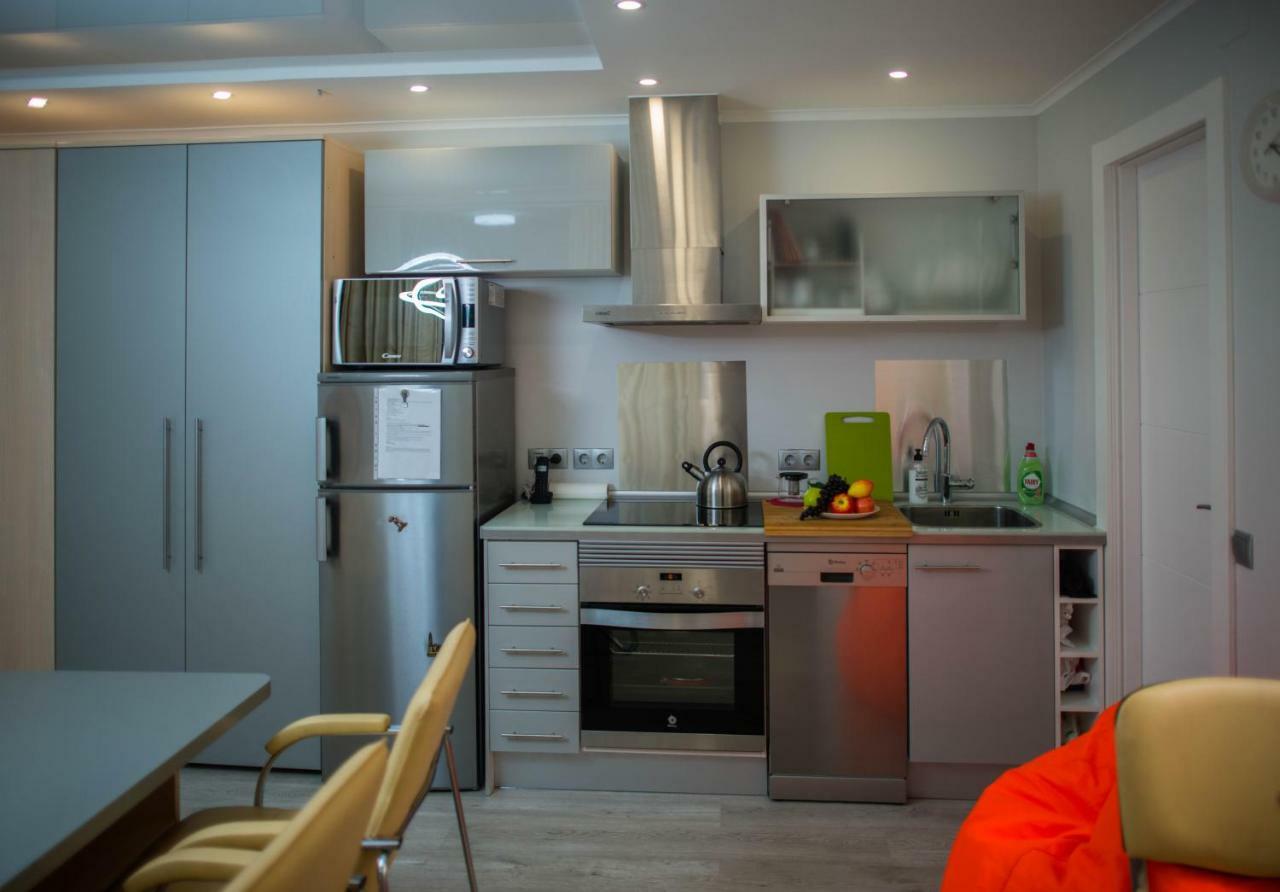 Camp Nou, Europa Fira - Modern Two-bedroom With Heating *