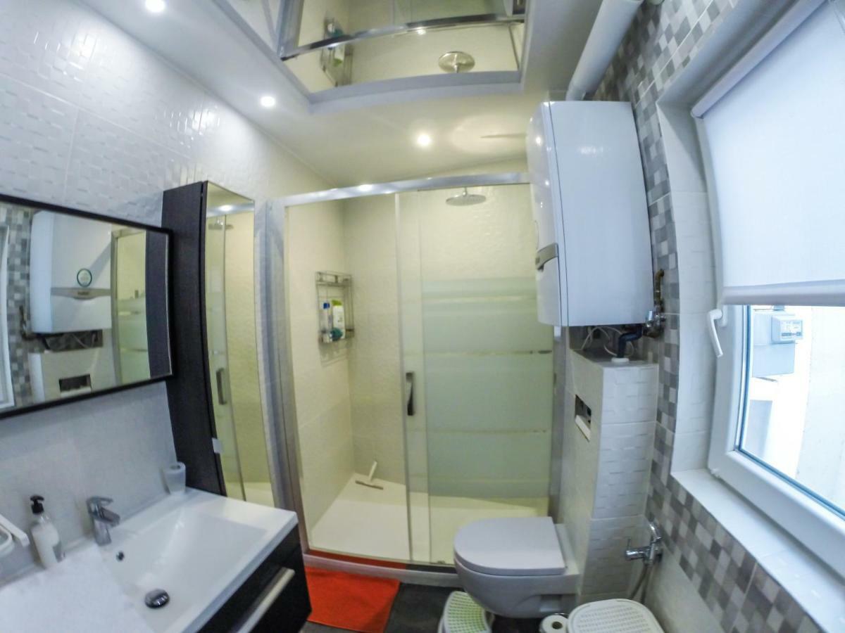 Camp Nou, Europa Fira - Modern Two-bedroom With Heating Apartamento *