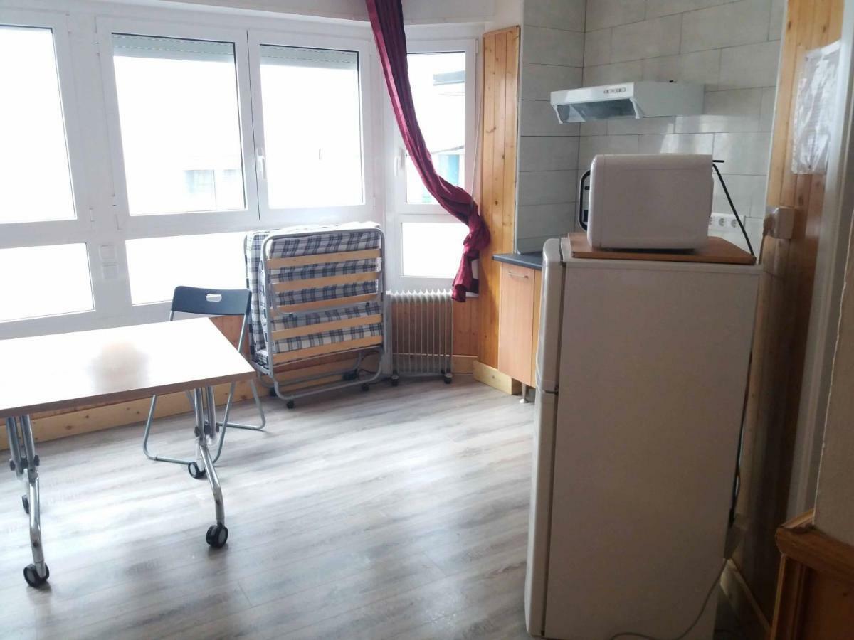 Rosesapparts Estudios & Parking Apartment