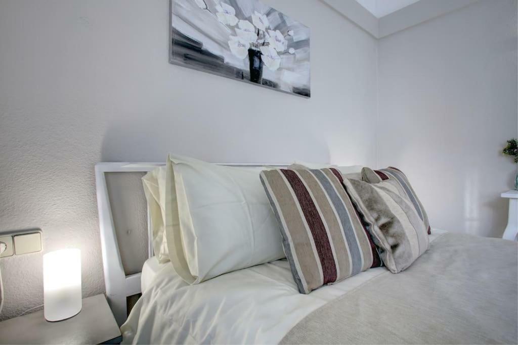 Calahonda 2 Bedroom House With Air Con