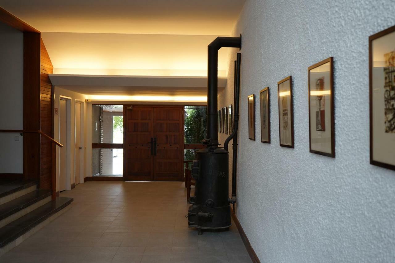 Les Barbes Apartment *