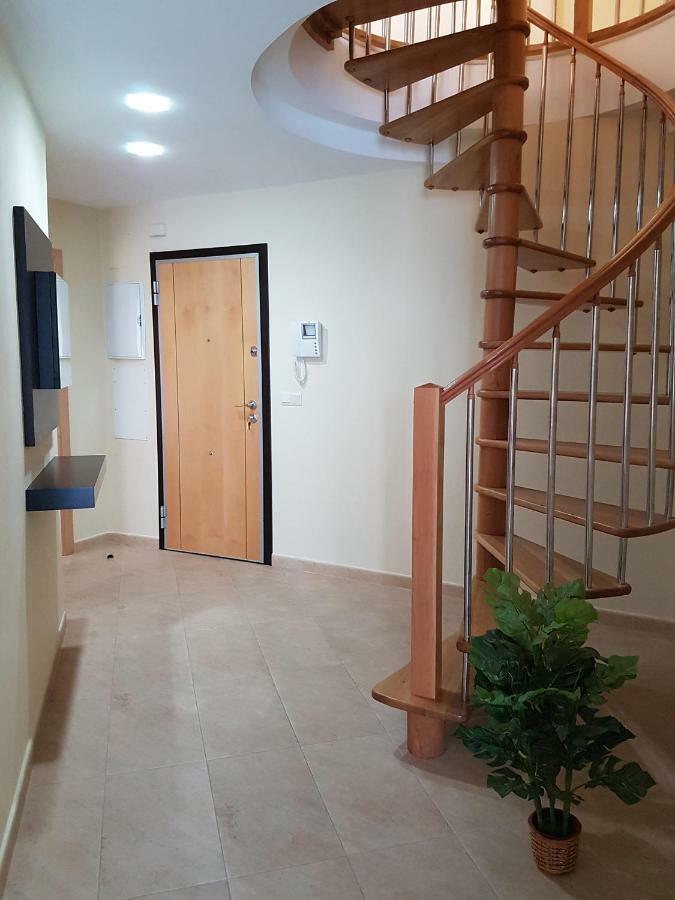 Bonito Atico Con Aire Acondicionado,piscina Comunitaria, Parking Y Wifi