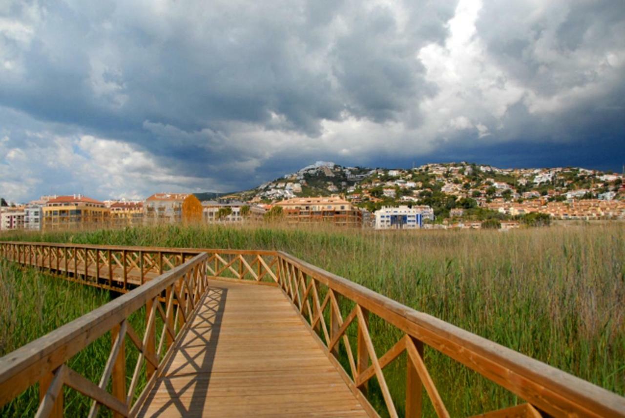 Bonito Atico Con Aire Acondicionado,piscina Comunitaria, Parking Y Wifi