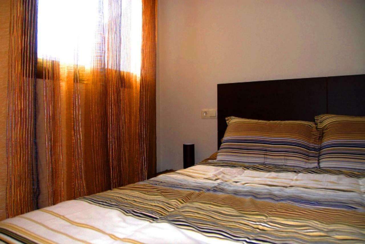 Bonito Atico Con Aire Acondicionado,piscina Comunitaria, Parking Y Wifi Apartamento