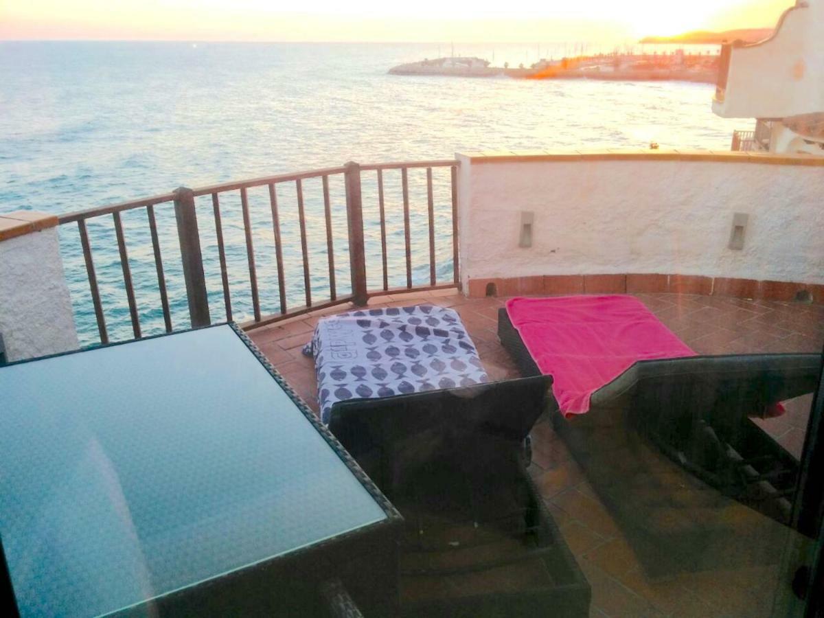 Apartment Balcony Pool & Seaside *