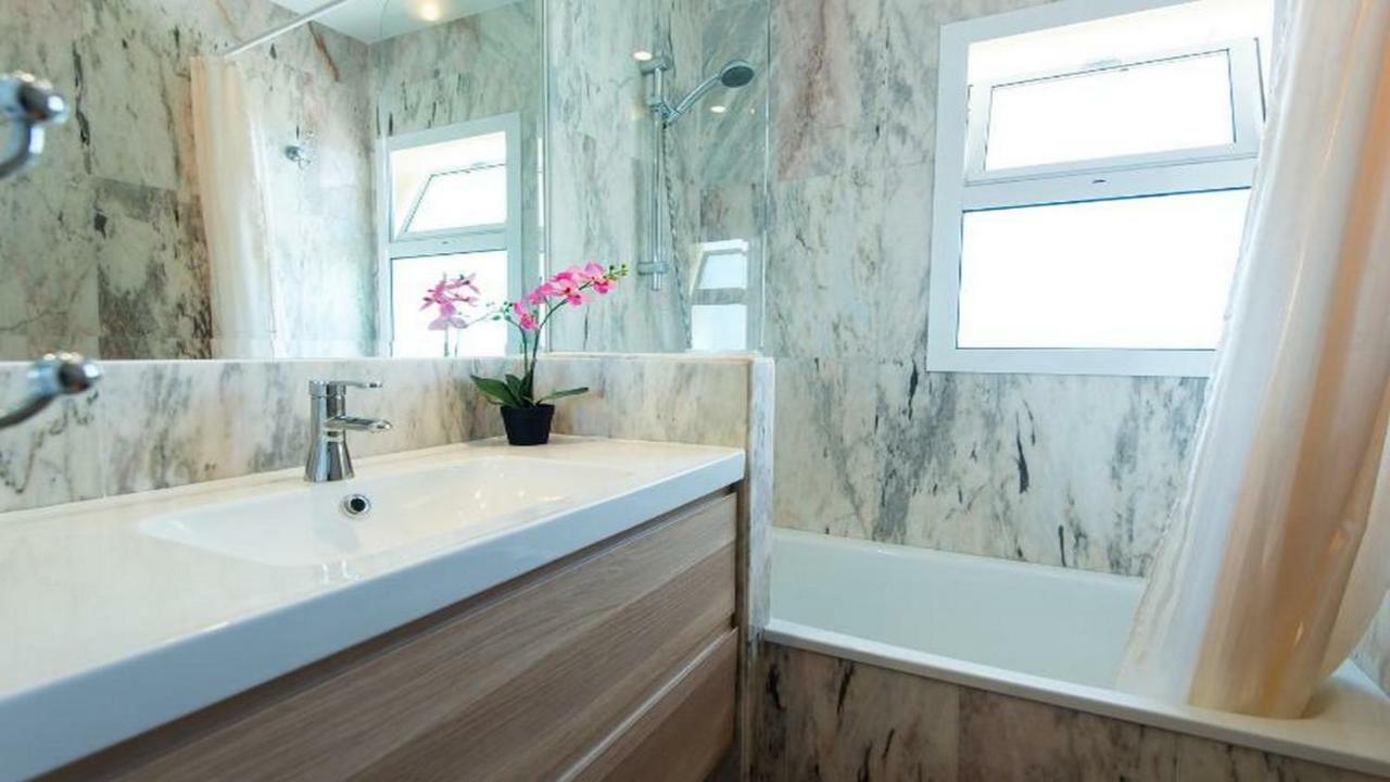 Apartamento ático Olimpo Con Piscina *