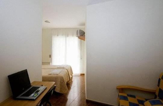 Amolls Restaurant I Habitacions Pensión Olot