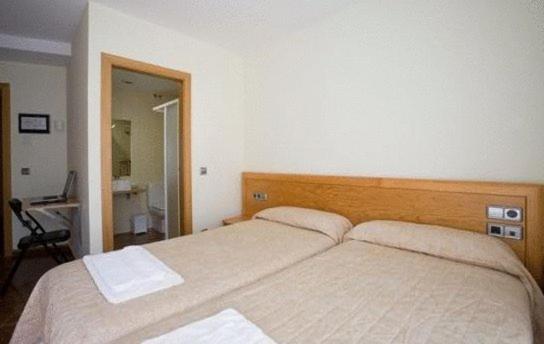 Pensión Amolls Restaurant I Habitacions Olot