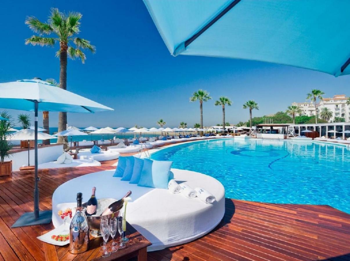 Beachfront Luxury Apartment, Puerto Banús, *