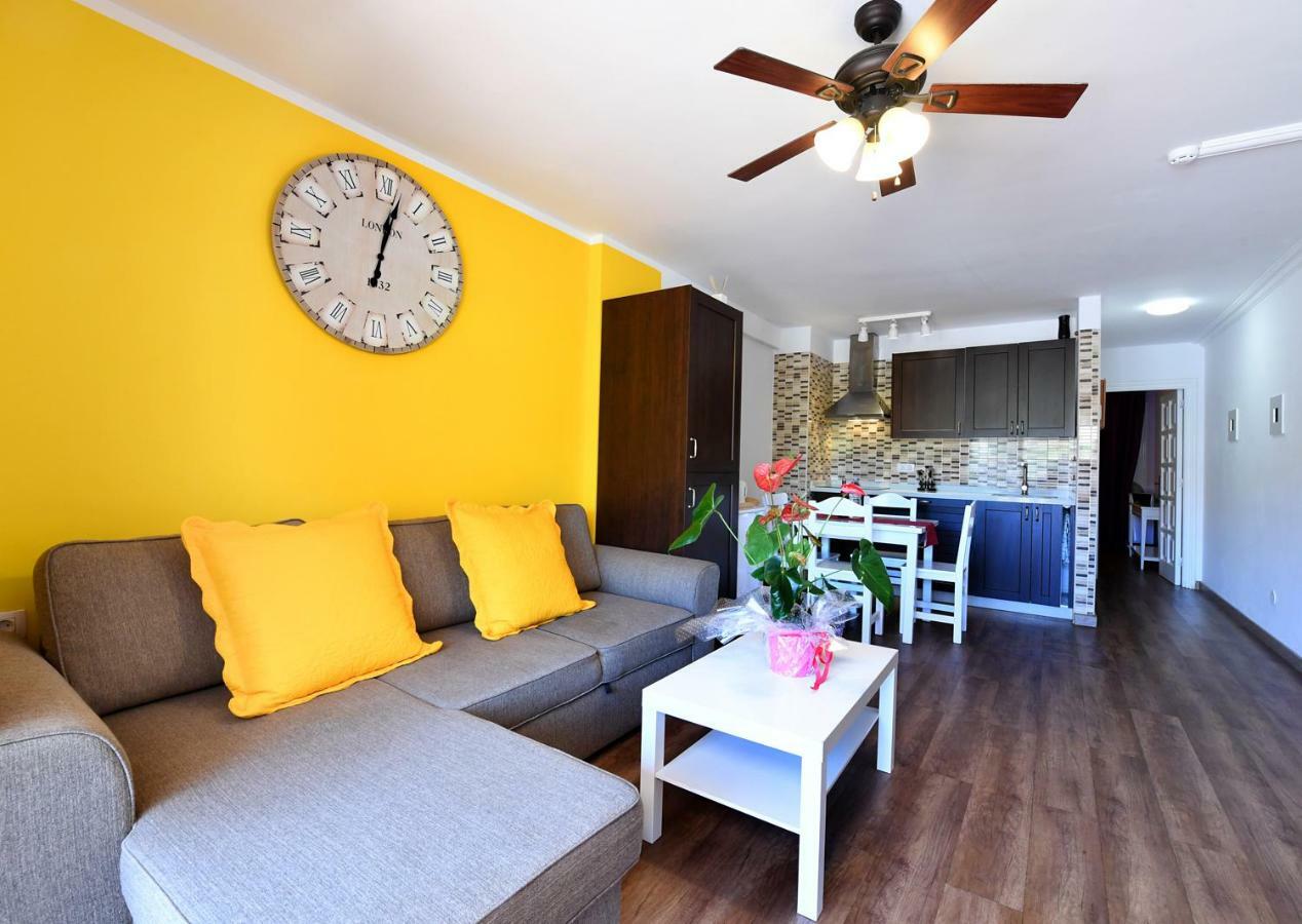 Las Americas Front Line Ocean Apartment