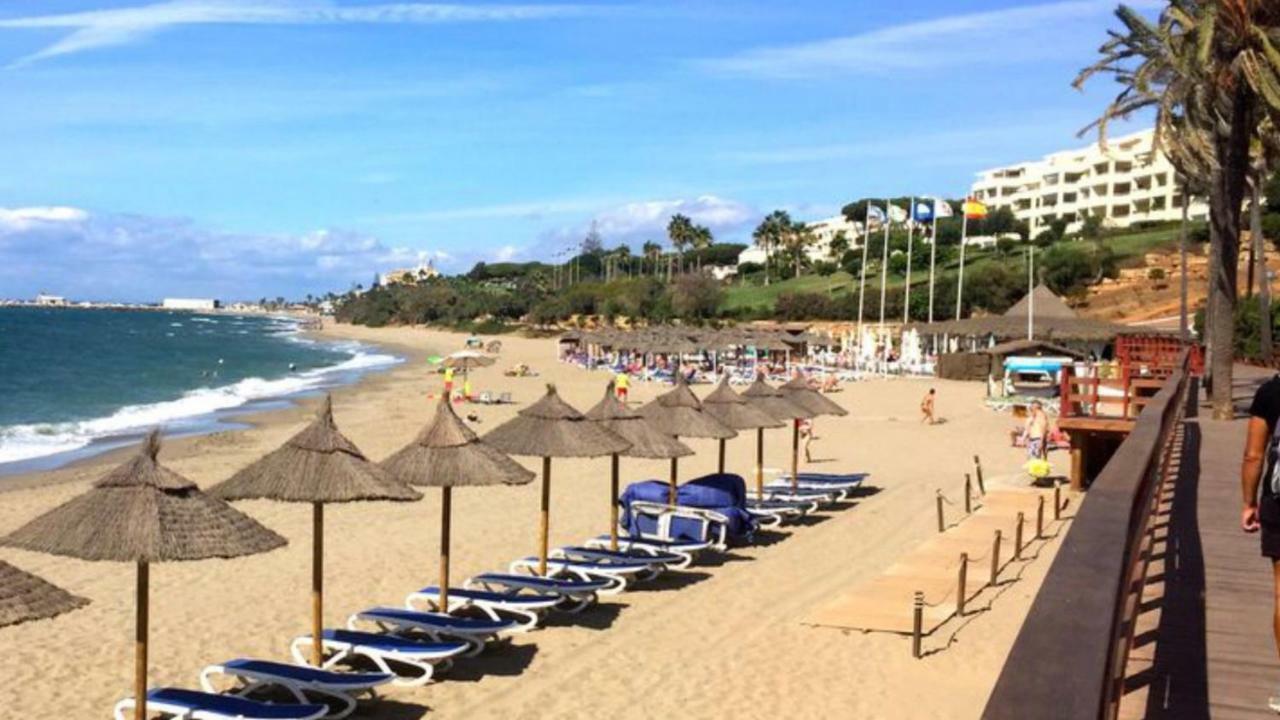 Mi Capricho A16 Beachfront Apartamento *