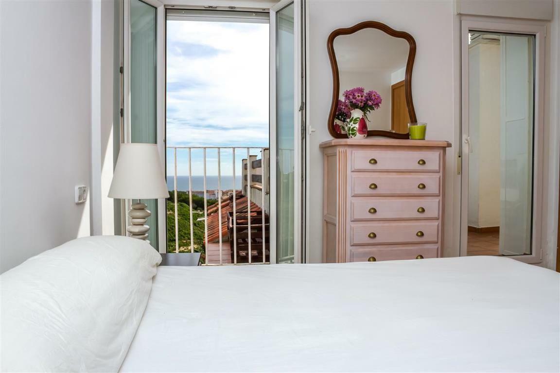 Apartment Duplex Vistas Al Mar En La Duquesa *