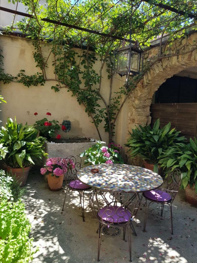 Petit Apartament Amb Pati Al Poble De Apartamento